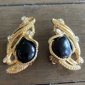 Vintage barrera for avon granada earrings