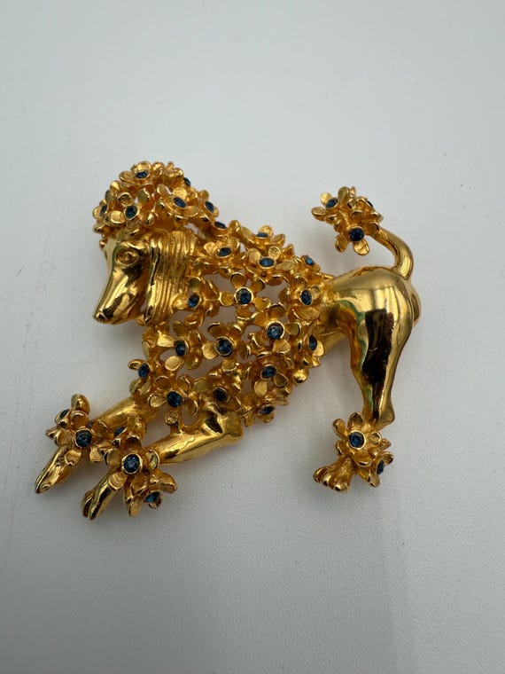 Petite Broche Ancienne En Laiton Représentant Un Caniche - Occasion En Bon état, Sans Marque, Pièce Vintage