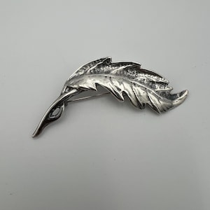 Vintage sterling silver figural feather or leaf brooch