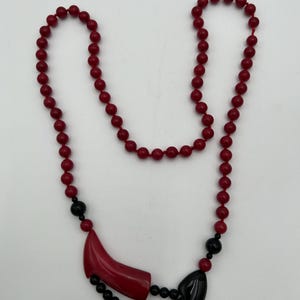 Vintage red and black glass beaded necklace