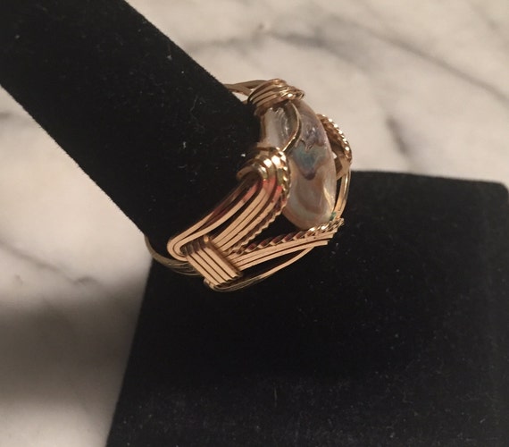 Vintage wire wrapped 10k gold and abalone ring si… - image 2