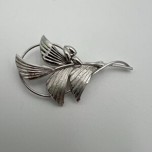 Vintage sterling silver leaves brooch