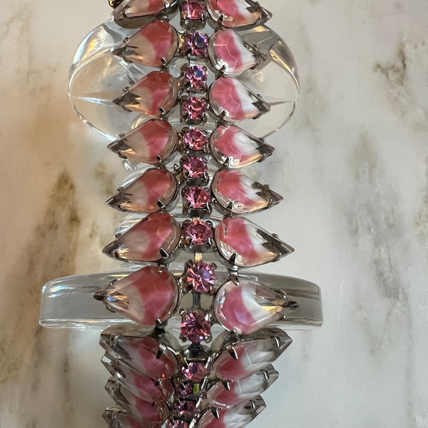 Gorgeous Kramer pink opalescent teardrop rhinestone bracelet