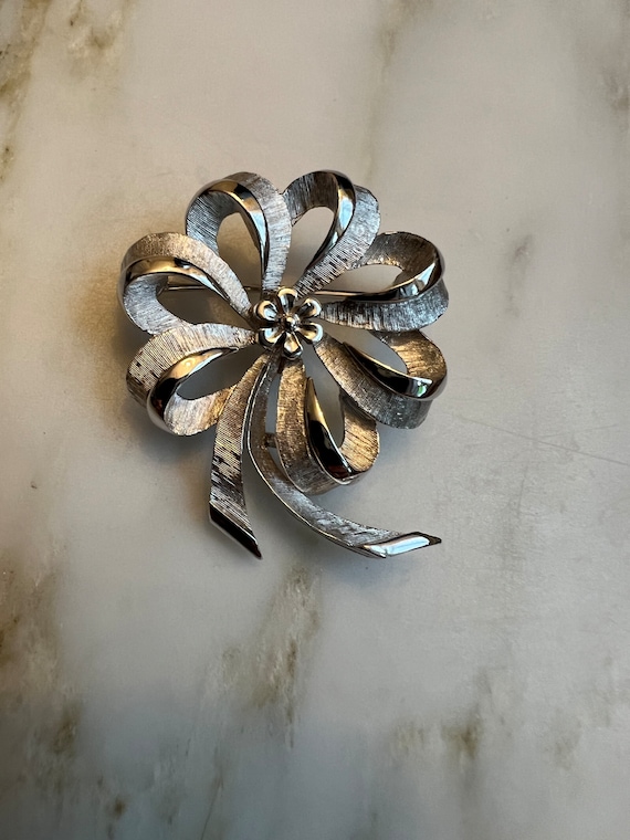 Vintage crown Trifari silver tone flower pinwheel… - image 1