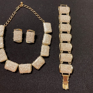 Vintage tara gold and white confetti lucite necklace earrings and bracelet set