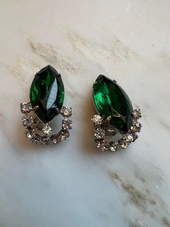 Gorgeous large emerald rhinestone clip earrings wi