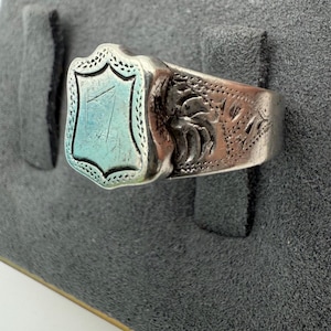Antique Victorian silver shield signet ring size 6