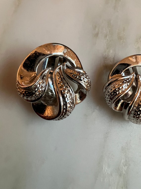 Vintage crown Trifari silver tone clip earrings - image 3