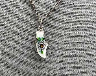 Vintage sterling silver enamel Dutch shoe pendant necklaceVintage