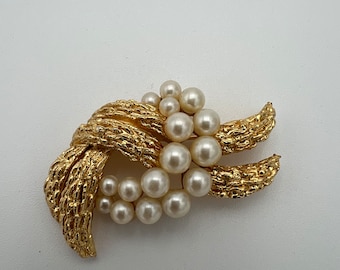 Broche Vintage Bouquet émaillé Multicolore, Strass, Perles D’eau Douce, Métal Noir – Très Bon état
