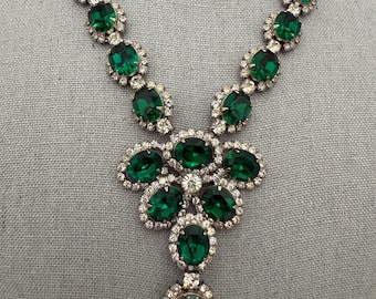 Vintage gorgeous unsigned Kramer emerald and clear rhinestone bib necklace