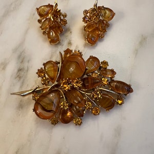 Vintage Arthur Pepper signed ART art glass topaz cabochons and rhinestones brooch and earrings set