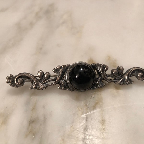 Vintage sadie green silver tone filigree brooch with black stone