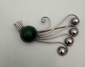 Vintage Sterling Silver Brooch with Green Agate Stone