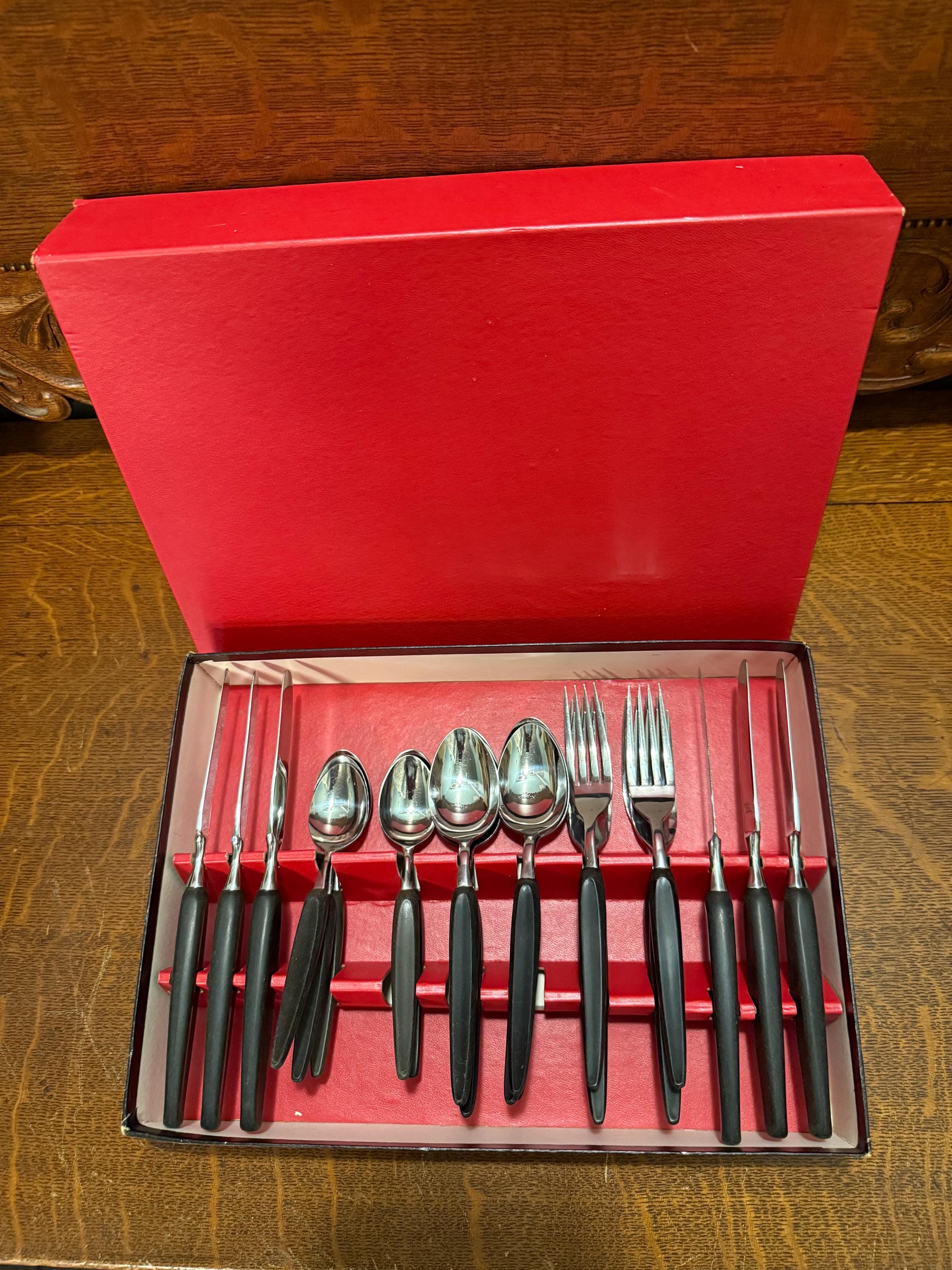 Vintage 1950s Black Plastic Handle Silverware Set for 6vintage - Etsy