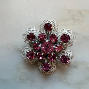 Vintage small white enamel filigree brooch with pink rhinestones