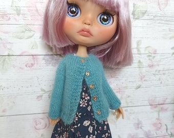 Turquoise cardigan for Blythe. Outfit for Blythe. Blythe clothes. Knitted cardigan blythe. Blythe custom.