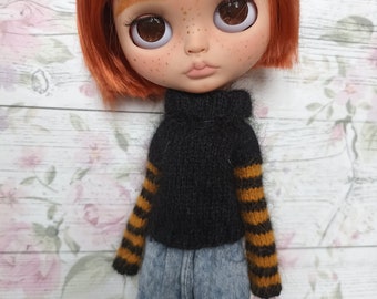 Black sweater for Blythe. Knitted sweater for Blythe. Blythe clothes. Blythe outfit.