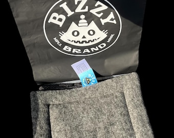 BizzyBrand Self Warming Cat Mat: Cozy Fleece Pet Bed