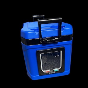 Insulated Outdoor Cat Shelter: Eco-Friendly Feral Cat House Blue/black