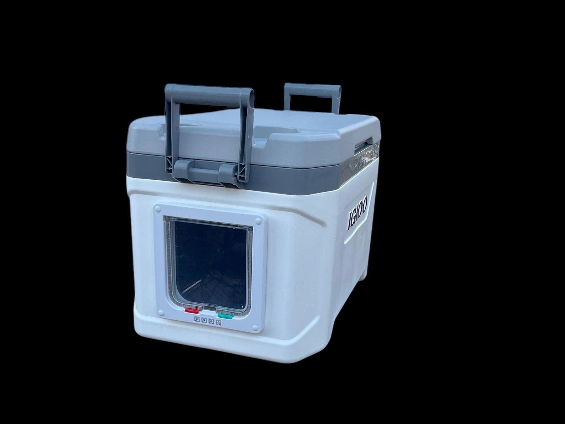 Insulated Igloo Cat Shelter: Outdoor Feral Cat House with 2 Doors