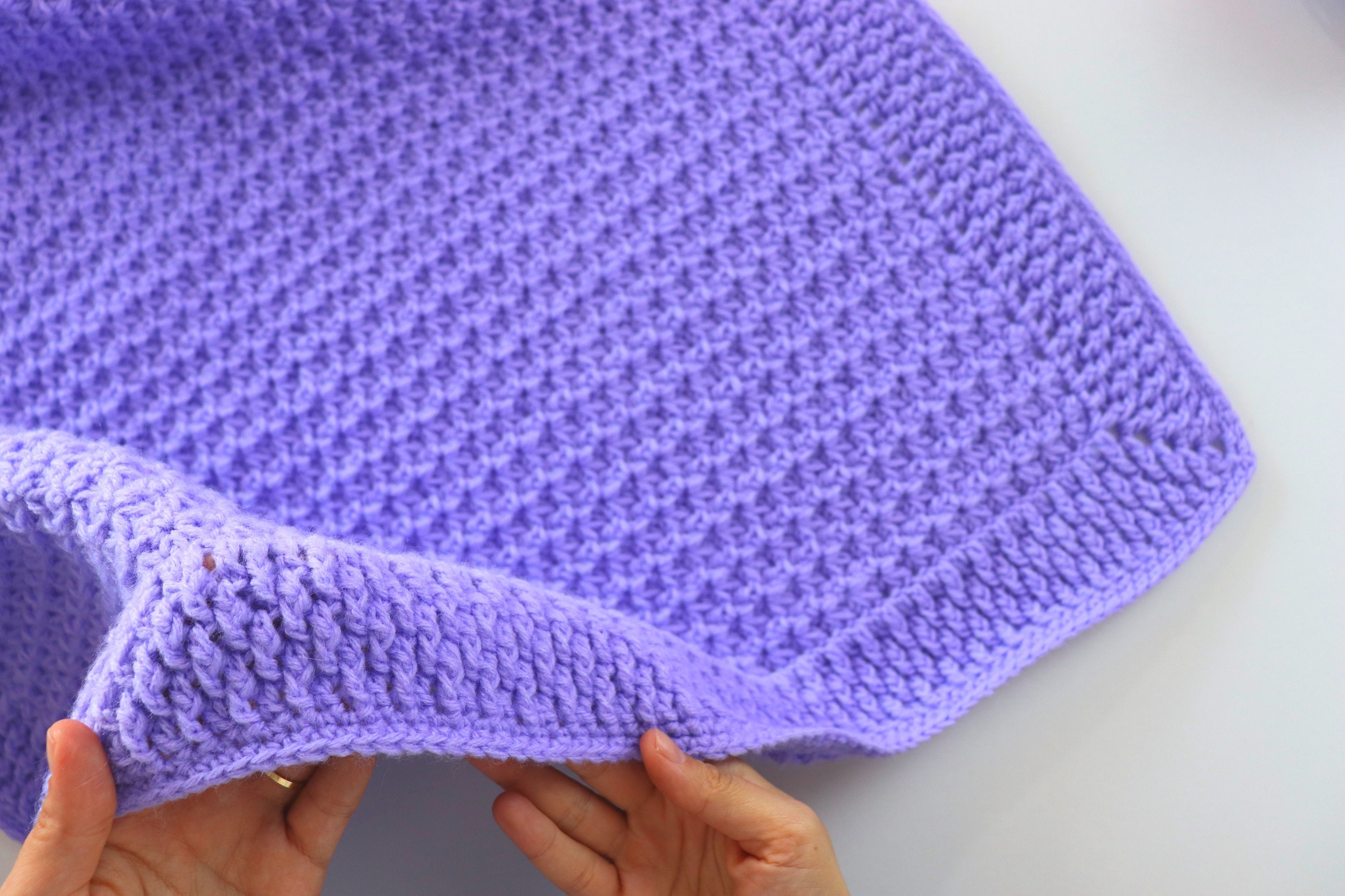 Quick and easy crochet baby blanket pattern that is free, beginner