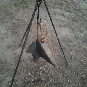 XL heavy duty forged camp cooking tripod holds OVER 95 POUNDS! seen on tv's , fallout, dinner: impossible image 7