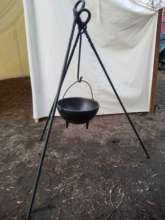 HAND holds 95lbs campfire cooking tripod heavy duty Etsy