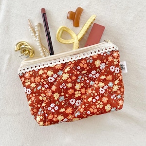 Floral Zipper Pouch: Handmade Cotton Coin Purse with Lace, Quilted Makeup Bag
