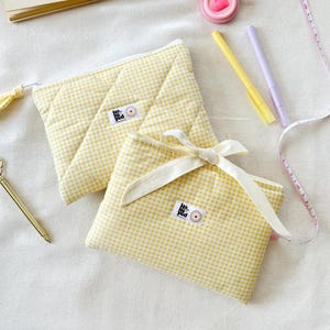 Bow Kindle Sleeve, Butter Yellow Kindle Paperwhite Sleeve, Quilted Kindle Pouch, Kindle Case, Kindle Oasis Case, Book Lover Gift