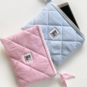 Housse rose paperwhite pour Kindle, housse de liseuse matelassée Vichy bleue, housse Kindle, étui Kindle, cadeau pour amoureux des livres, cadeaux pour elle