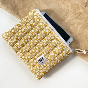 Kindle Sleeve, Kindle Pouch, Kindle Oasis Sleeve, Kobo Libra Sleeve, Kindle Paperwhite sleeve, Book Lover Gift, Gifts for her