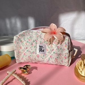 aesthetic makeup bag, beauty pouch, quilted cosmetic bag,cute toiletry bag, zipper pouch, aesthetic bag,gift for bestfriend, cute case for makeup, mother's day gift, pink makeup bag, travel bag, floral makeup bag, cosmetic bag, cosmetic organizer