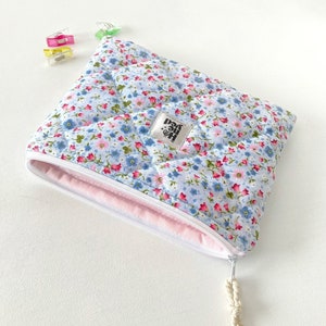 Kindle Paperwhite Sleeve, Blue Pink Floral Quilted E-Reader Cover, Kindle Sleeve, Kindle Case, Mini Bag, Book Lover Gift,Gift for her