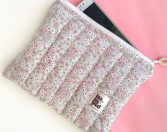 Kindle Paperwhite Sleeve, Floral Quilted E-Reader Cover, Kindle Sleeve, Floral Kindle Case, Kindle Oasis Case, Mini Bag, Book Lover Gift