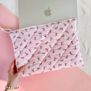 Etui na laptopa Pink Ribbon, puchaty pokrowiec na MacBooka, pikowana torba na laptopa, etui na MacBooka 13-16 cali