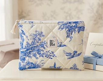 Kindle Sleeve in Toile de Jouy, Quilted E-Reader Case, Puffy Paperwhite Sleeve, Graduation Gifts