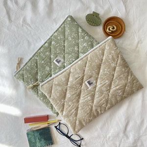 laptop sleeve, gift for her, womens gift, green laptop bag, floral laptop bag, laptop sleeve, beige laptop flat pouch, Cute Laptop Sleeve, Floral Laptop Sleeve, cute laptop bag, Notebook Bag, Quilted Laptop Bag, Macbook bag  13 inch, green laptop bag