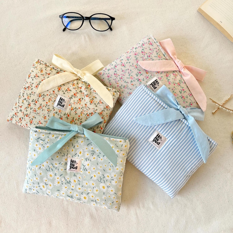 bow kindle sleeve, bow kindle pouch, ,Coquette kindle Sleeve, Floral kindle Sleeve, Kindle cover, paperwhite sleeve, aesthetic kindle signature sleeve, kobo libra sleeve, gifts for her, gifts for mom, gifts for daughter, kindle accessories