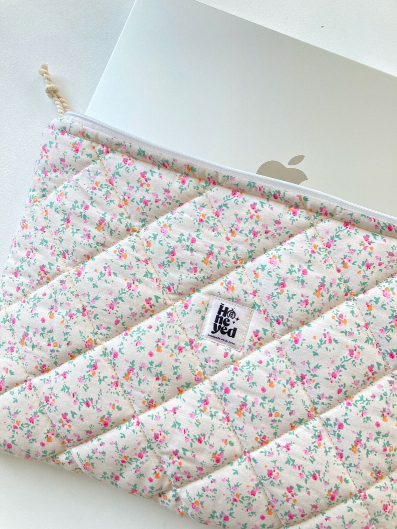 gift for her, womens gift, pink laptop bag, floral laptop bag, laptop sleeve, laptop flat pouch, Cute Laptop Sleeve, Floral Laptop Sleeve, cute laptop bag, Notebook Bag, Quilted Laptop Bag, Macbook bag  13 inch,14 inch, 15 inch laptop bag