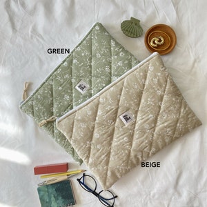 laptop sleeve, gift for her, womens gift, green laptop bag, floral laptop bag, laptop sleeve, beige laptop flat pouch, Cute Laptop Sleeve, Floral Laptop Sleeve, cute laptop bag, Notebook Bag, Quilted Laptop Bag, Macbook bag  13 inch, green laptop bag