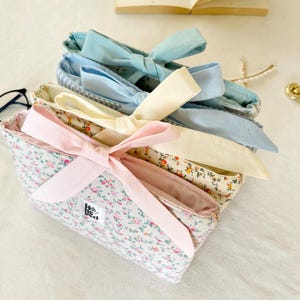bow kindle sleeve, bow kindle pouch, ,Coquette kindle Sleeve, Floral kindle Sleeve, Kindle cover, paperwhite sleeve, aesthetic kindle signature sleeve, kobo libra sleeve, gifts for her, gifts for mom, gifts for daughter, kindle accessories