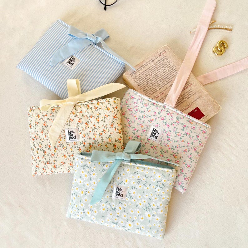 bow kindle sleeve, bow kindle pouch, ,Coquette kindle Sleeve, Floral kindle Sleeve, Kindle cover, paperwhite sleeve, aesthetic kindle signature sleeve, kobo libra sleeve, gifts for her, gifts for mom, gifts for daughter, kindle accessories