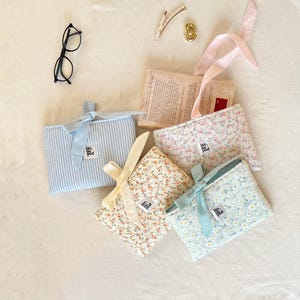bow kindle sleeve, bow kindle pouch, ,Coquette kindle Sleeve, Floral kindle Sleeve, Kindle cover, paperwhite sleeve, aesthetic kindle signature sleeve, kobo libra sleeve, gifts for her, gifts for mom, gifts for daughter, kindle accessories