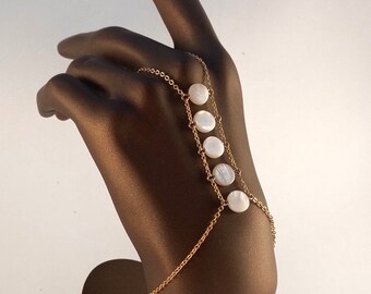 Pulsera de plata de ley bañada en oro con cadena de nácar