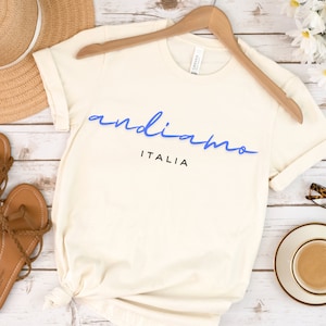 Andiamo Italien T-Shirt, italienisches Geschenk, lustige Phrasen-T-Shirt, Italien-Liebhaber-Familien-Reise-Hemd, Mädchen-Urlaubs-T-Shirt, modischer ästhetischer Rundhalsausschnitt