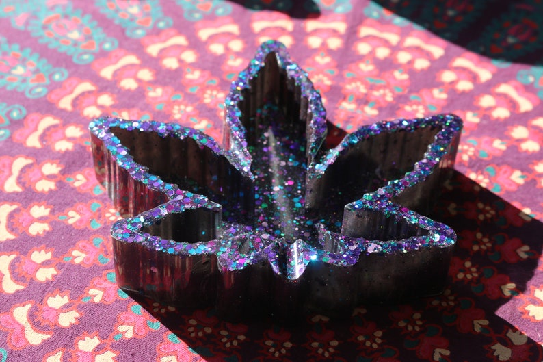 Pot Leaf Ashtray Maple Leaf Ashtray Resin Ashtray Etsy