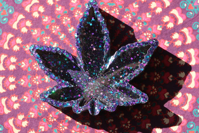 Pot Leaf Ashtray Maple Leaf Ashtray Resin Ashtray Etsy