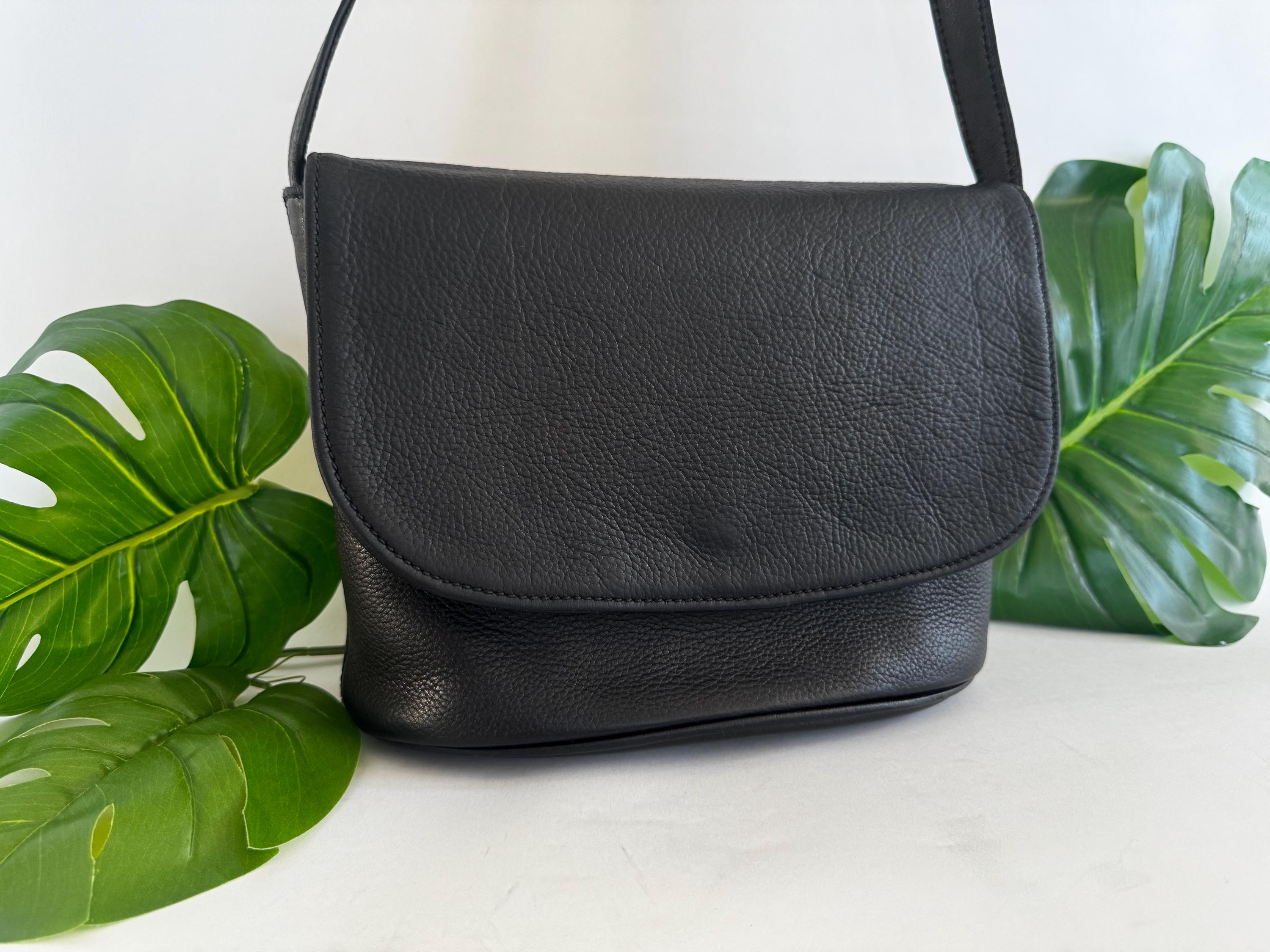 COACH Vintage Sonoma Flap Bag in Black/dark Green/spruce
