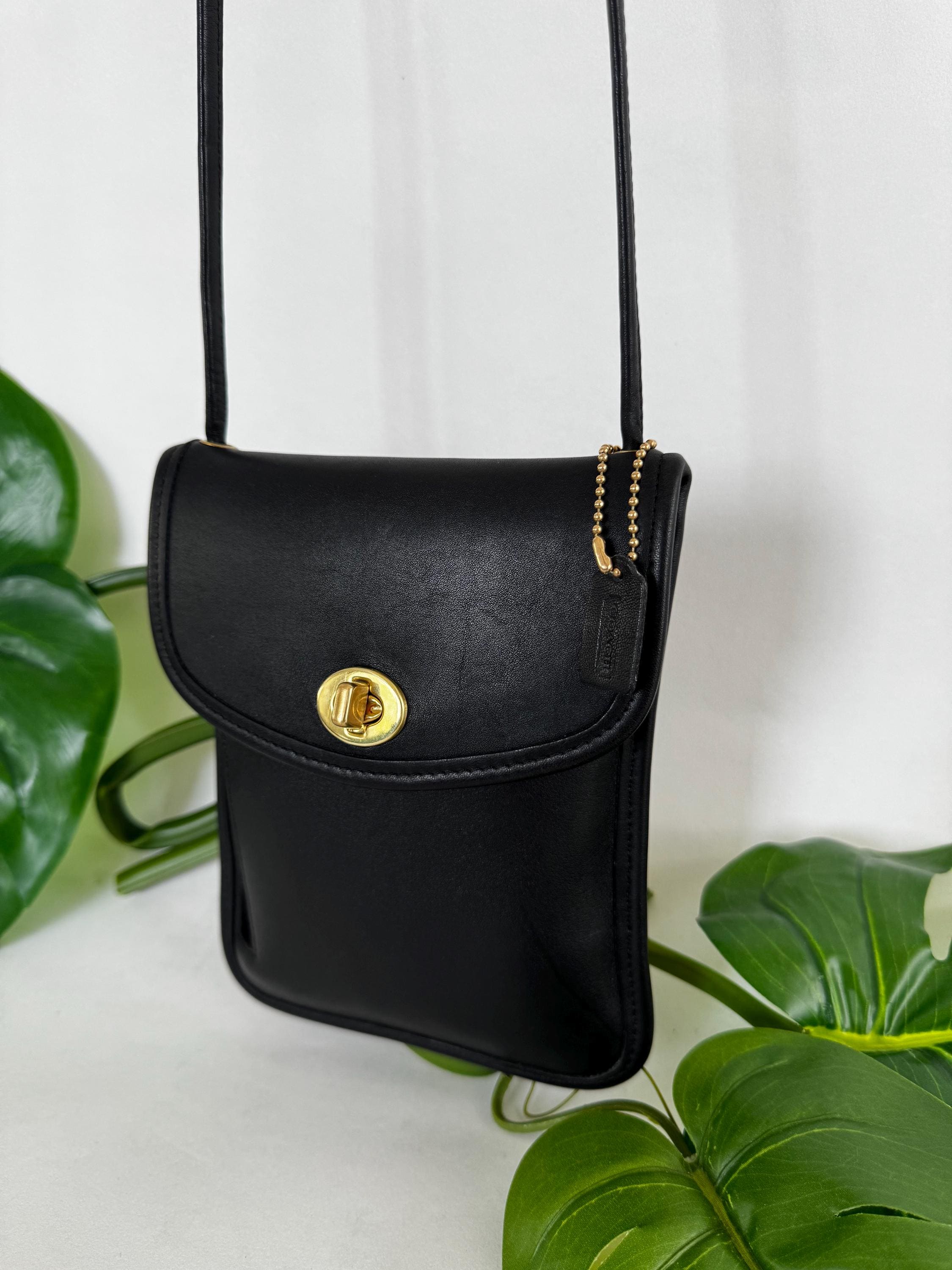 Vintage Coach Change Purse Black がま口 Vintage Coach Change Purse Black がま口 Vintage Coach Black